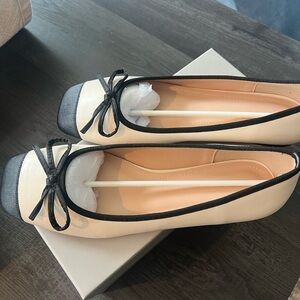 New square toe ballet flats size 10